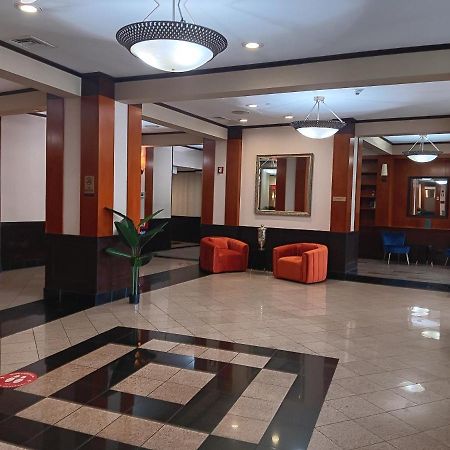 Clarion Hotel&Suites Mount Laurel Exterior foto