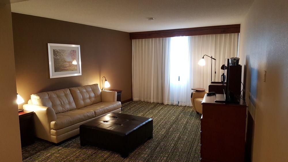 Clarion Hotel&Suites Mount Laurel Exterior foto