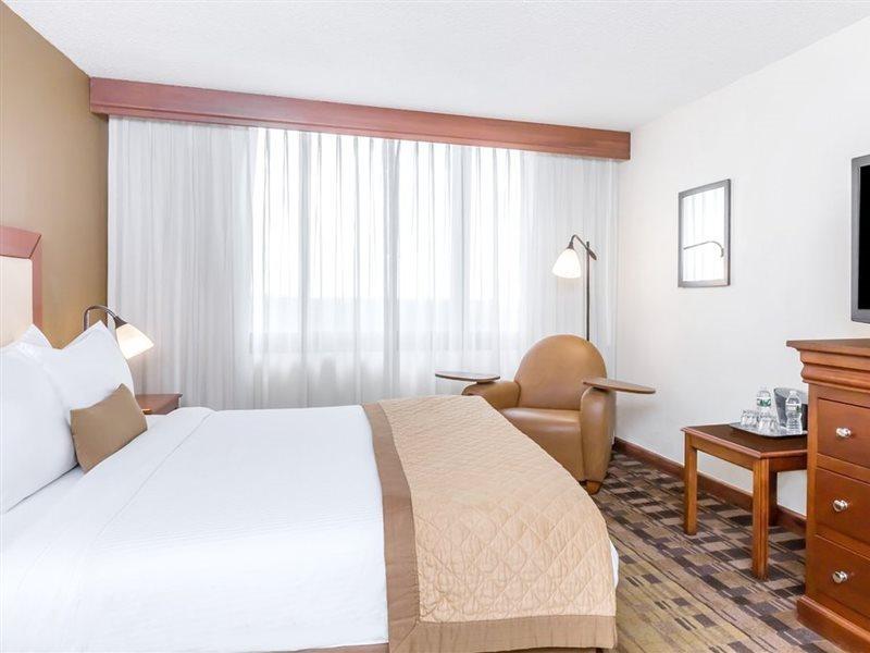 Clarion Hotel&Suites Mount Laurel Exterior foto