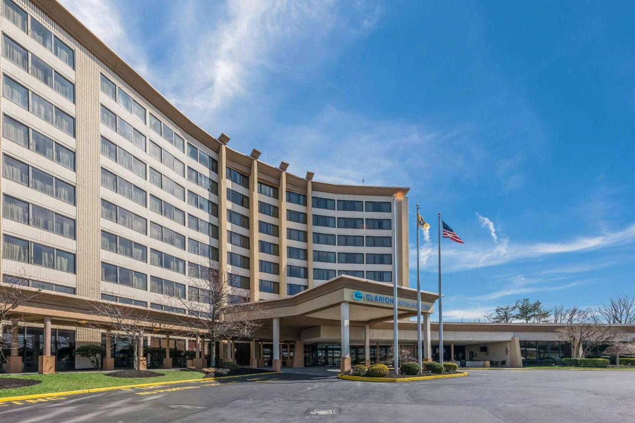 Clarion Hotel&Suites Mount Laurel Exterior foto