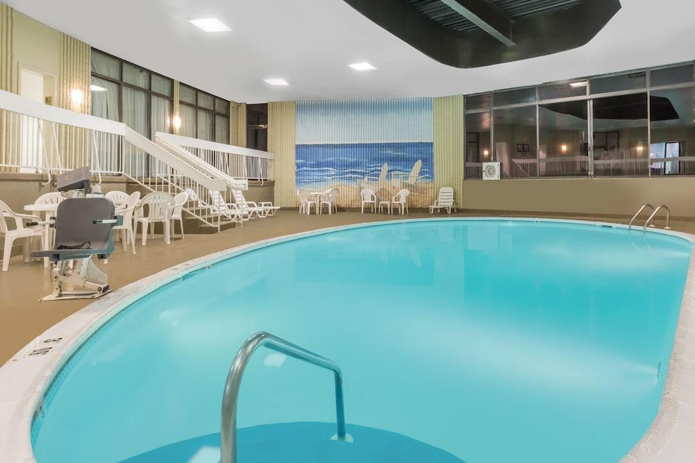 Clarion Hotel&Suites Mount Laurel Exterior foto